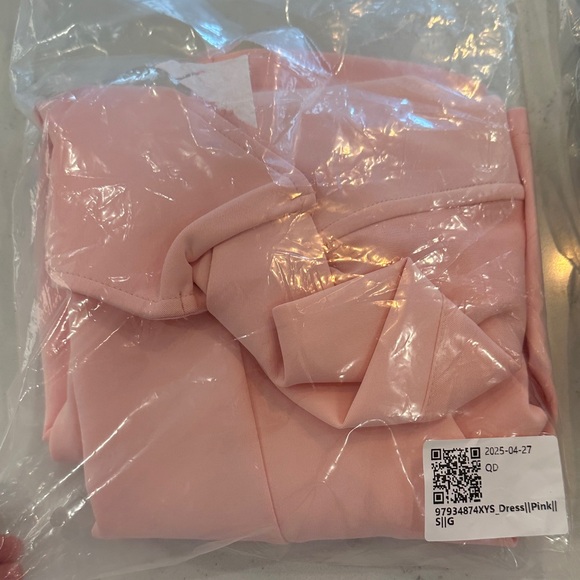 Elegant Pink Dress - Picture 1 of 3
